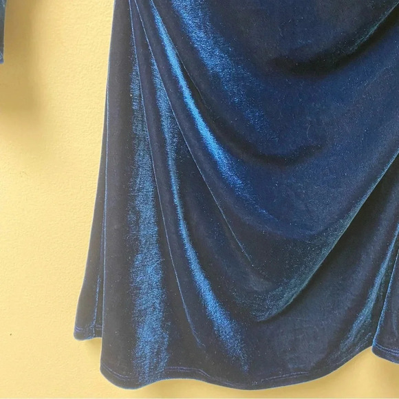 Sedge Apparel Blue Velvet Dress with Ruching and Long‎ Sleeves Size Medium - Picture 2 of 7